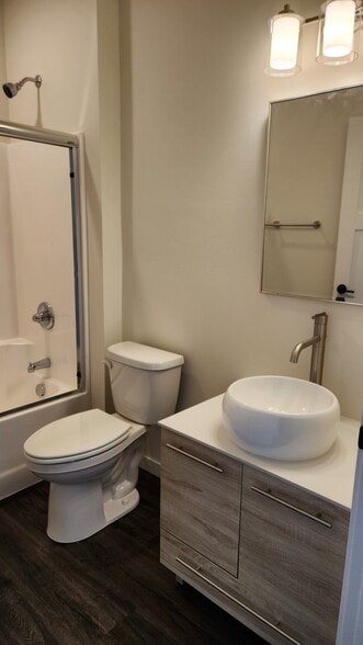 Building Photo - 812 7th St SW