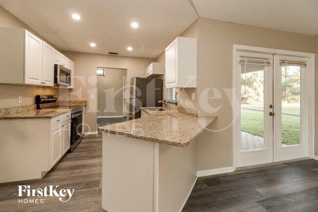 Building Photo - 2607 Thomas Ln