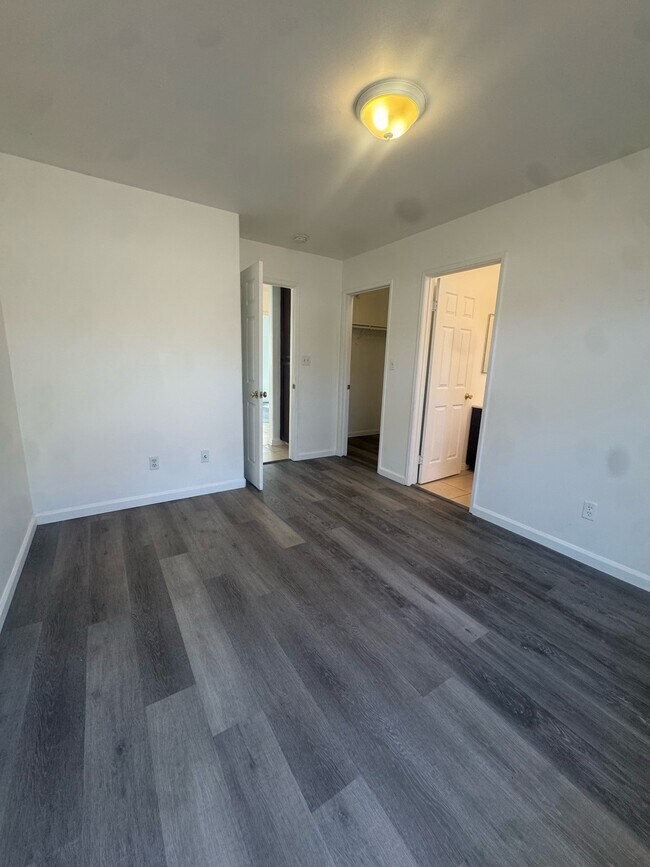 Building Photo - 530 Sunset Meadow Ln