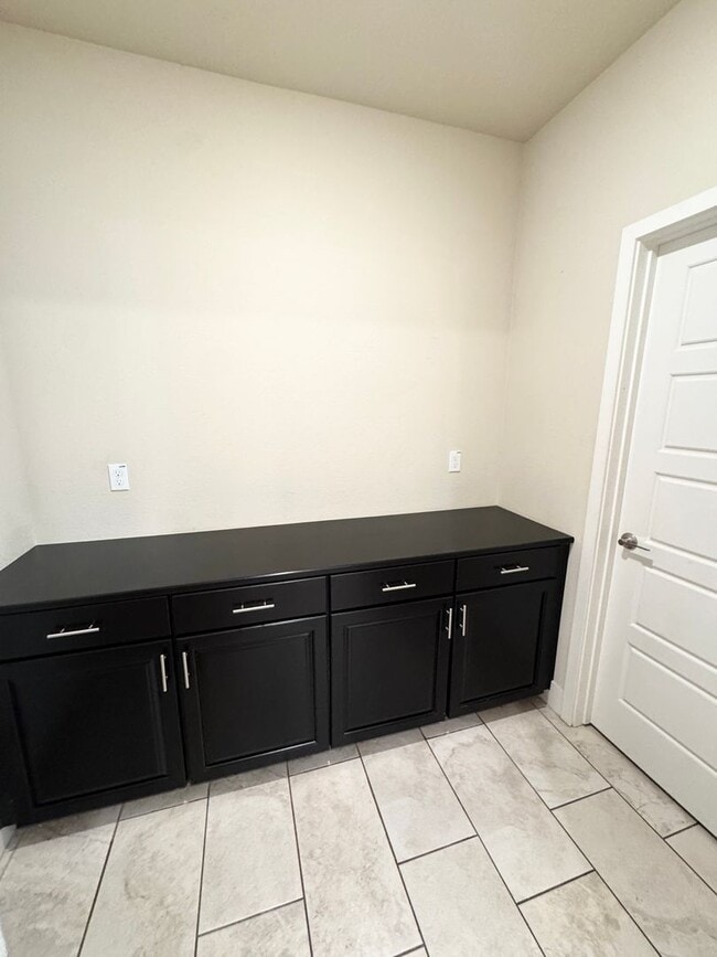 Building Photo - Resort-Style Living in Natomas Meadows | 4BD + Clubhouse & Pools SEE VIDEO