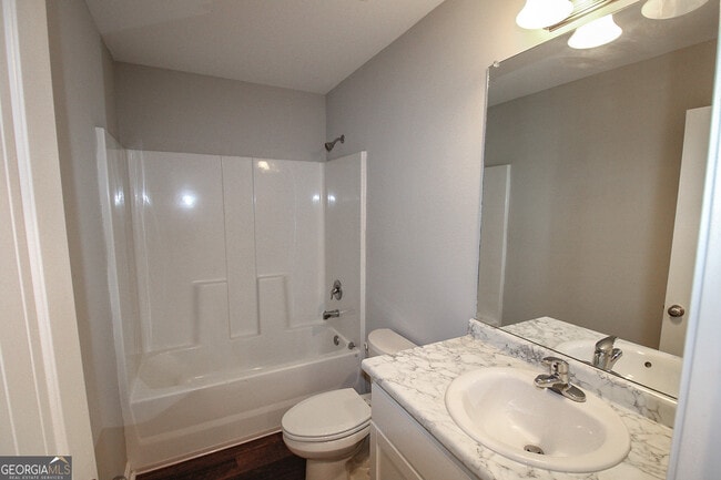 Building Photo - 202 Evans Ter