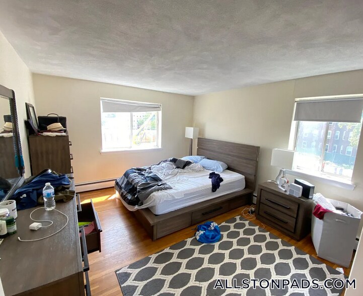 Building Photo - 75 Gardner St