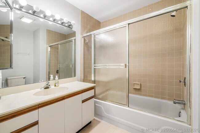 Building Photo - 10137 Mangrove Dr