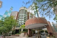 Building Photo - 440 N McClurg Ct