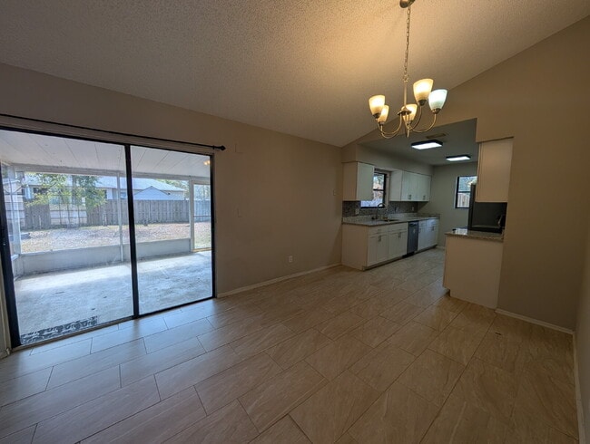 Building Photo - 3-Bed Oasis in Palm Bay!