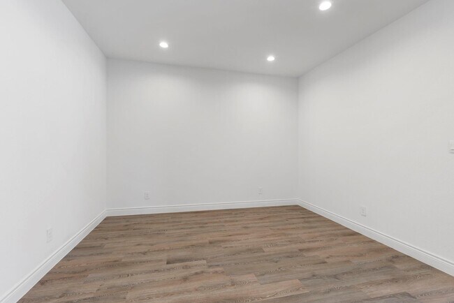 Building Photo - 1144 Purple Orchid St