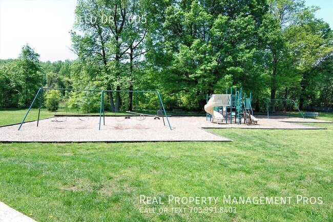 Building Photo - 6631 Wakefield Dr