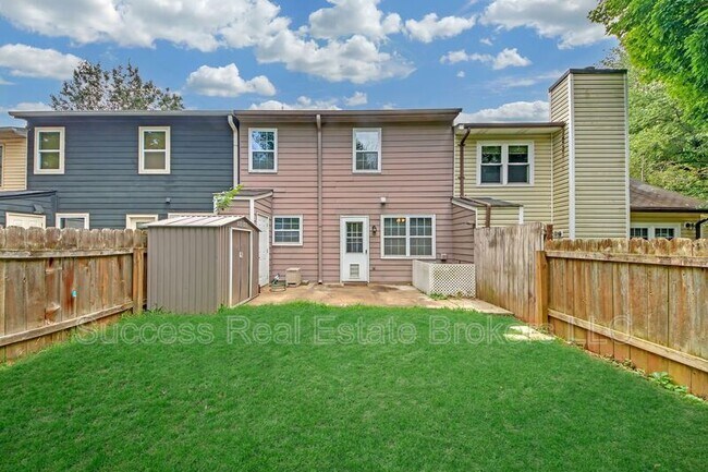 Building Photo - 4000 Sand Wedge Cir