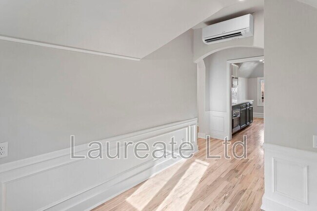 Building Photo - 1058 Pearl St