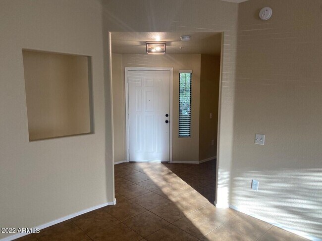 Building Photo - 15225 N 100th St