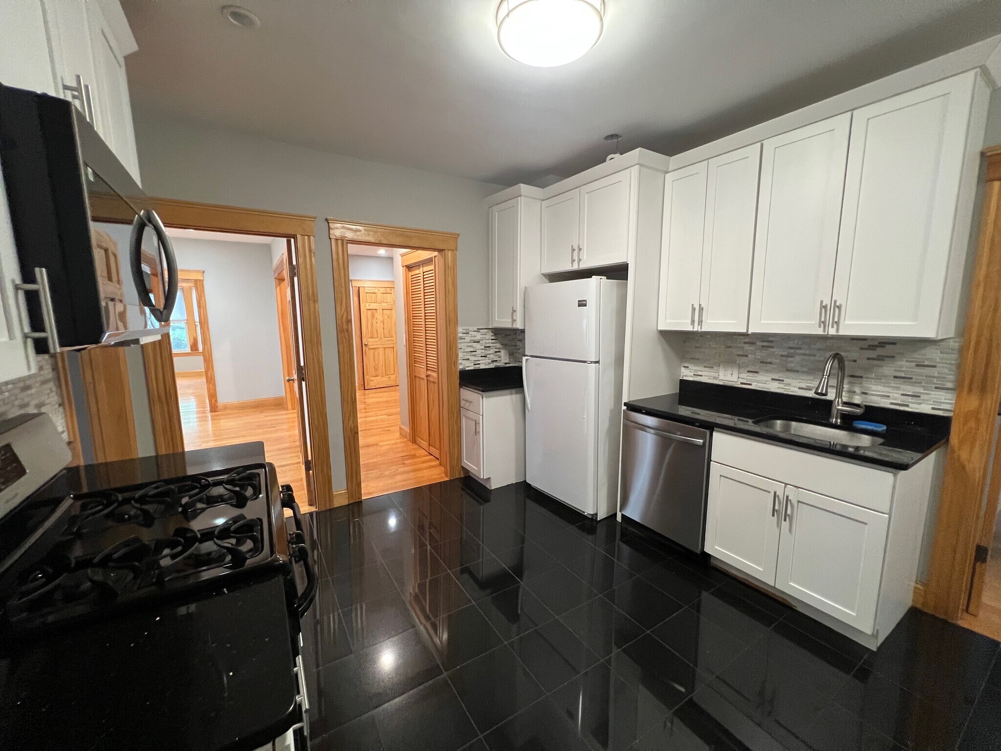 Building Photo - 152 Winchester St