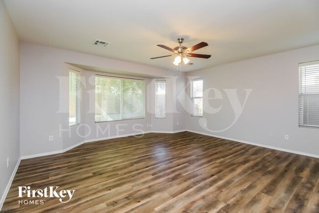 Building Photo - 1521 East Poncho Lane