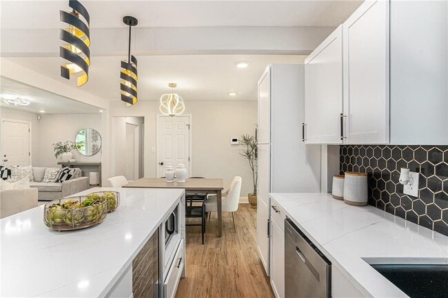 Building Photo - 2794 Mitchell Dr