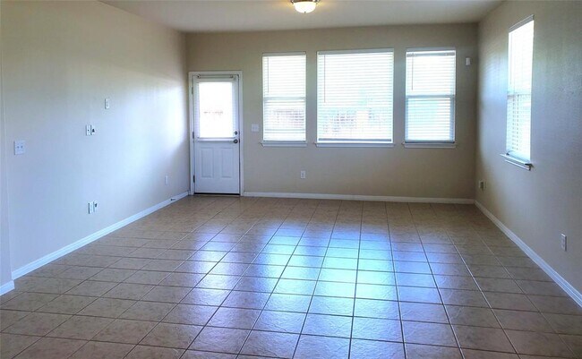 Building Photo - 217 Michaelis Dr