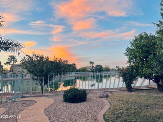 Building Photo - 10752 W Granada Rd