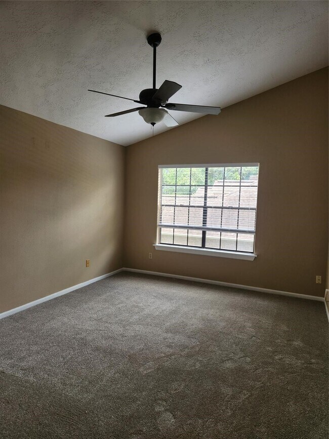 Building Photo - 14562 Oak Chase Dr