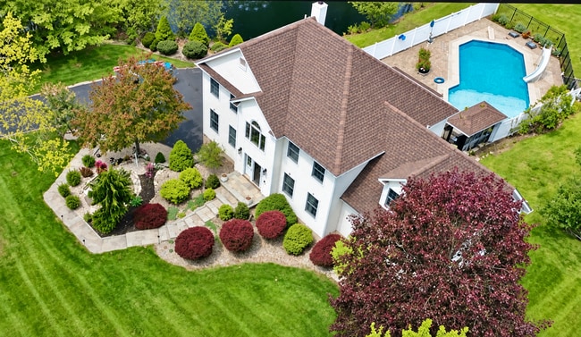 Building Photo - 51 Saddle Ridge Dr
