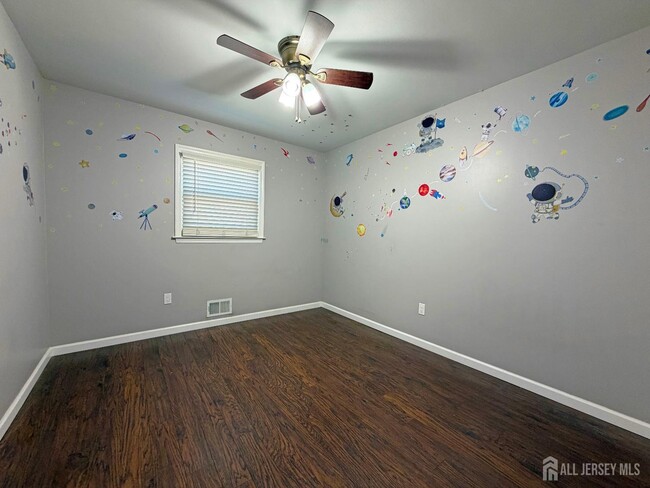 Building Photo - 7 Joseph Ct