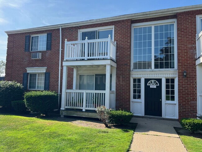 Primary Photo - 2440 Parmenter Blvd