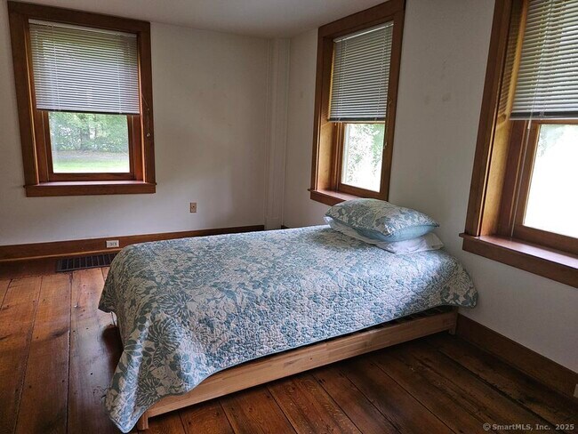 Building Photo - 33 Wildwood Ave