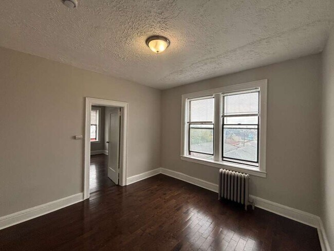 Building Photo - 54 Linden Ave