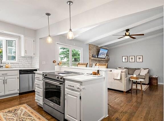 Building Photo - 9727 Canterbury St