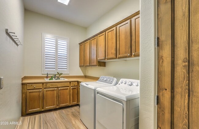 Building Photo - 9780 E Preserve Way
