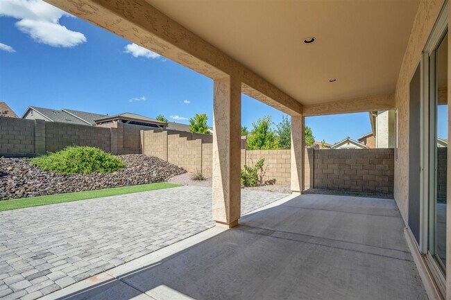 Building Photo - 6185 E Beecher Loop