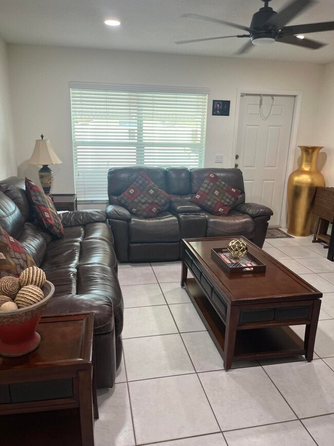 Building Photo - 5843 Albert Rd