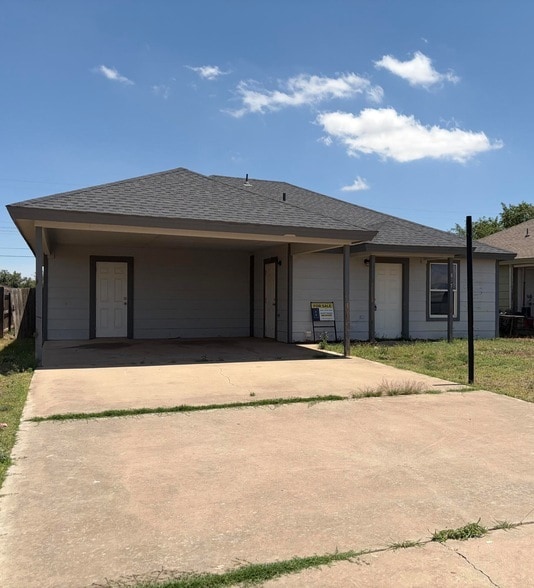 Building Photo - 817 Ute Ave