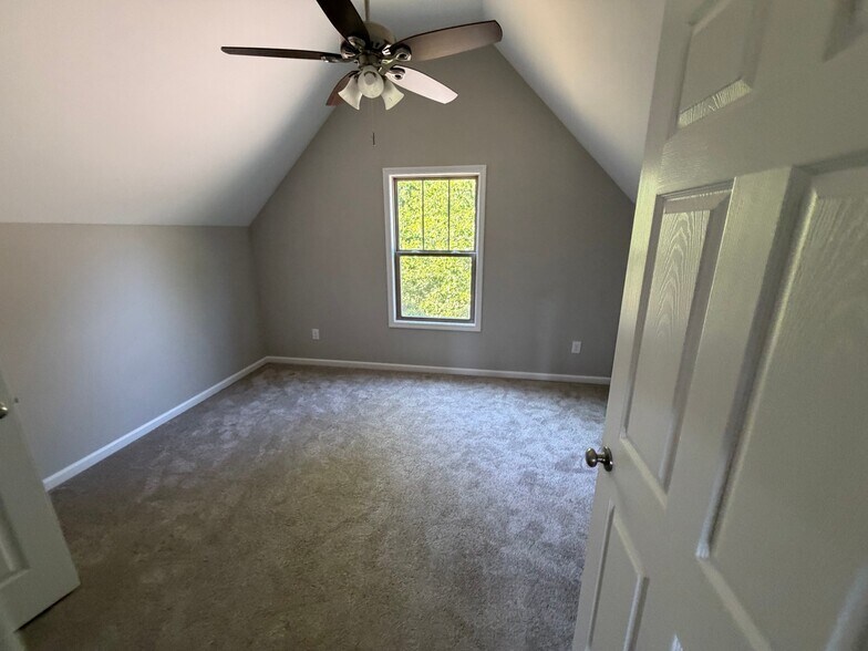 Building Photo - 153 Apache Ln