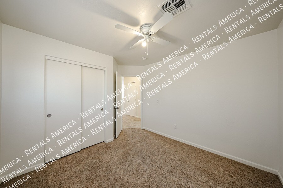 Building Photo - 8757 E Lomita Ave