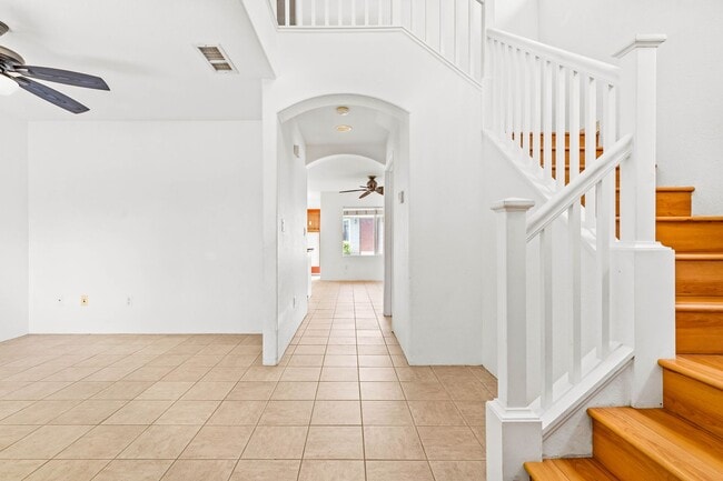 Building Photo - Highly Desired 3 Bedroom, 2.5 Bath Home in Ocean Point!