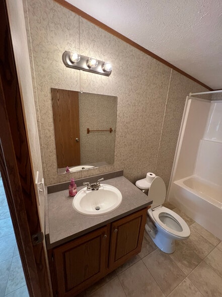Building Photo - 505 Beaumont Dr