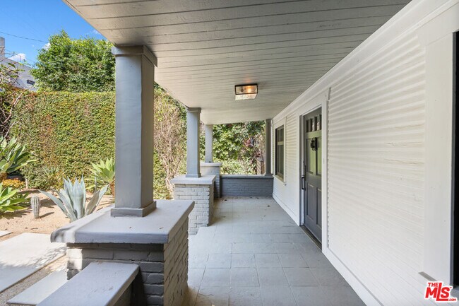 Building Photo - 9014 Harratt St