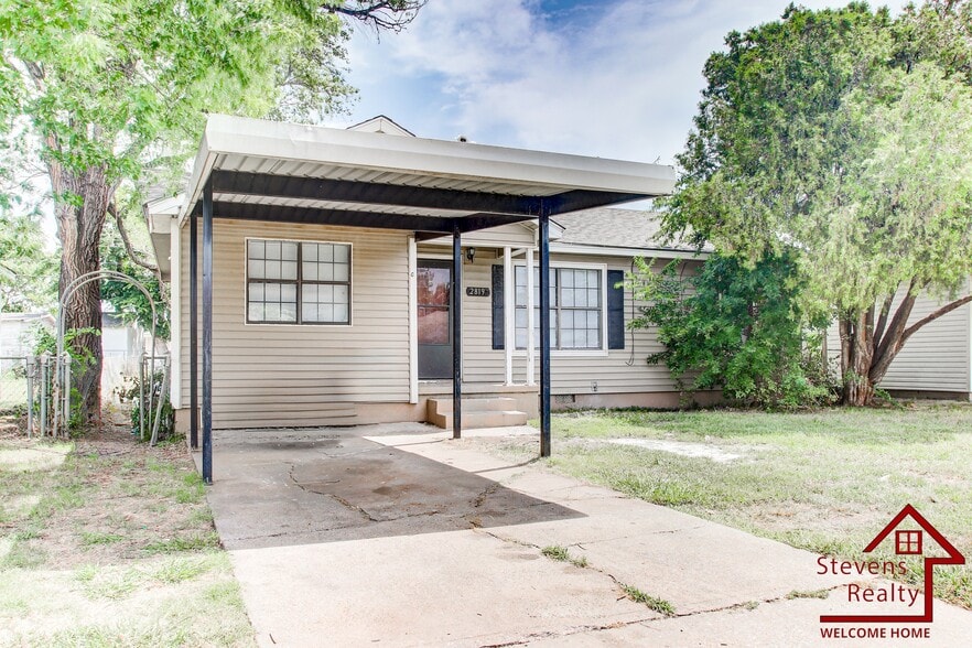 Primary Photo - 2819 NW 24th St
