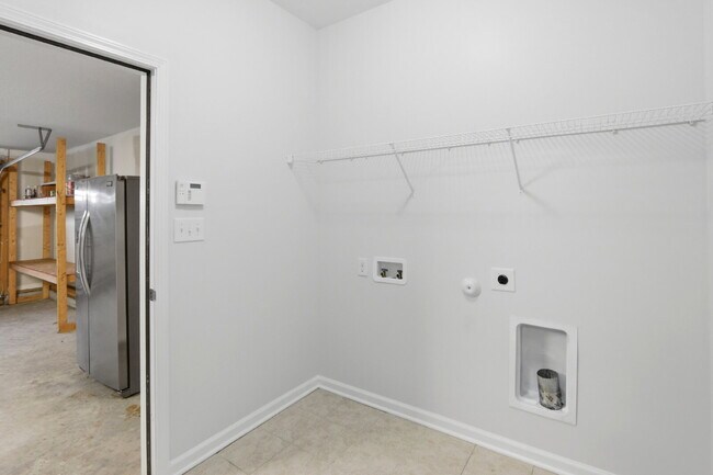 Building Photo - 124 Regatta Way