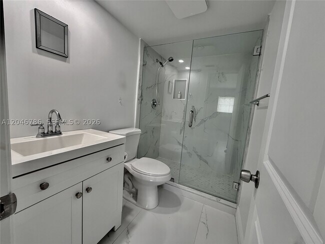 Building Photo - 14790 Bonaire Blvd