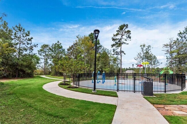 Building Photo - 236 Rustic Ridge Cir