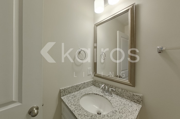 Building Photo - 2415 Banyan Cir