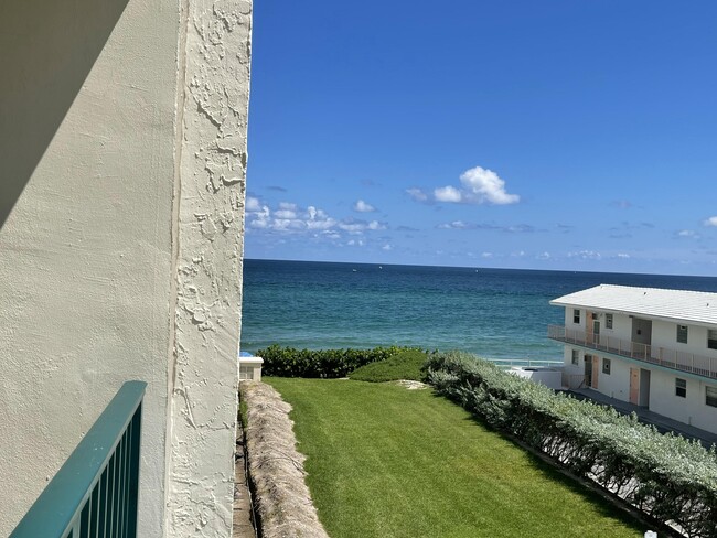 Building Photo - 1237 Hillsboro Mile