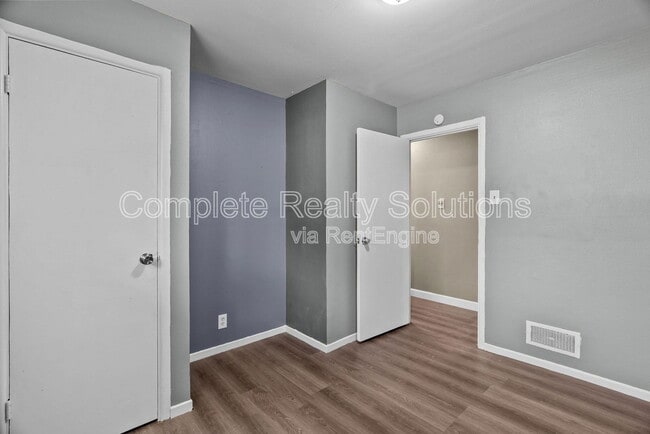 Building Photo - 10720 Spring Garden Dr