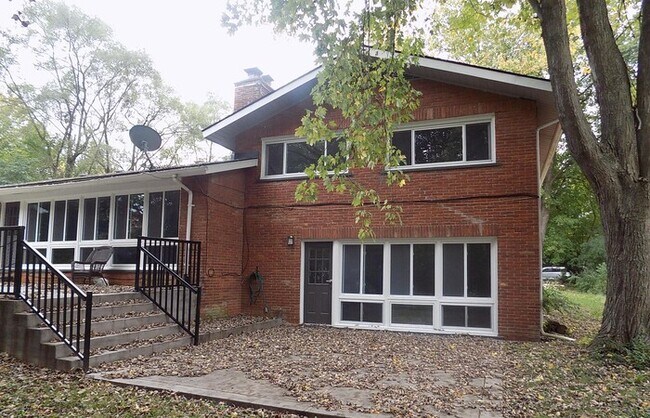 Building Photo - 3350 Adams Rd