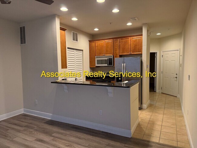 Building Photo - Lionsgate  #214