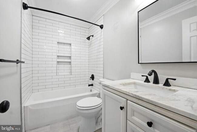 Building Photo - 11109 Ravine Dr