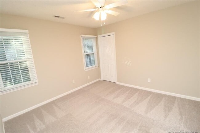 Building Photo - 211 Amberglow Pl