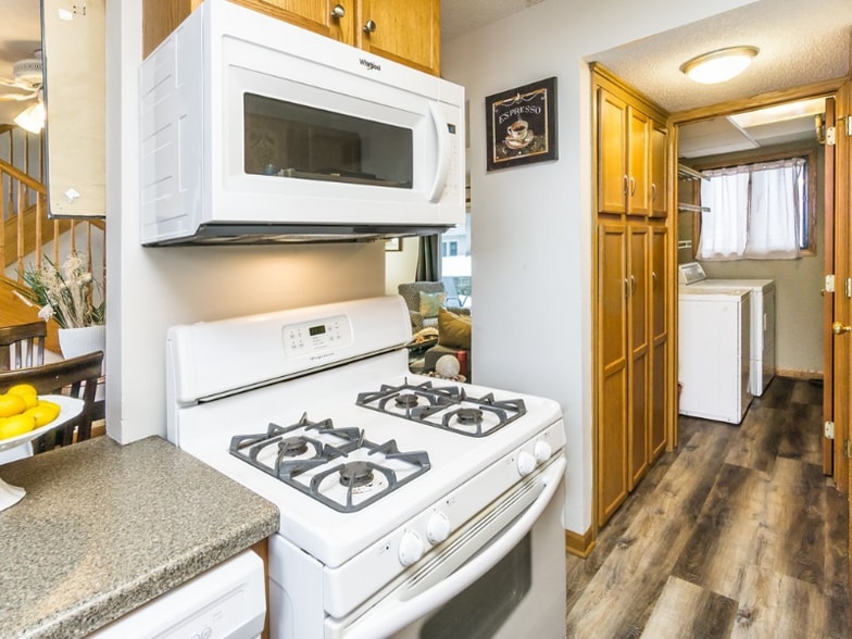 Building Photo - 3256 Dodd Ln