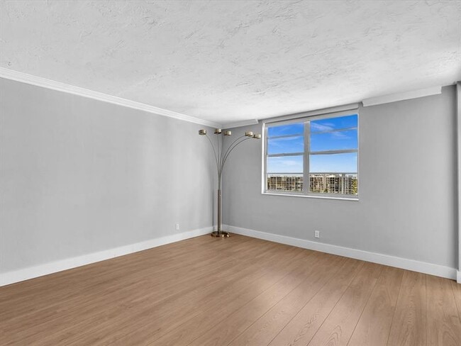 Building Photo - 3001 S Ocean Dr