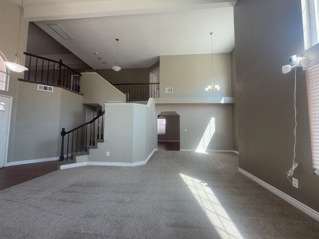 Building Photo - 9586 Shadow Springs Dr
