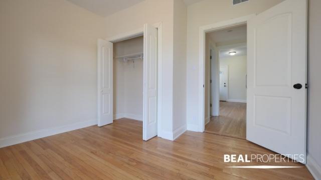 Building Photo - 1 bedroom in CHICAGO IL 60613